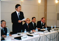 写真右端がショーベリー議員